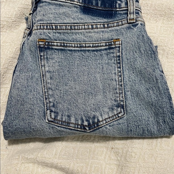 SOLD ‼️ Never worn new without tags Abercrombie and Fitch - Picture 4 of 4